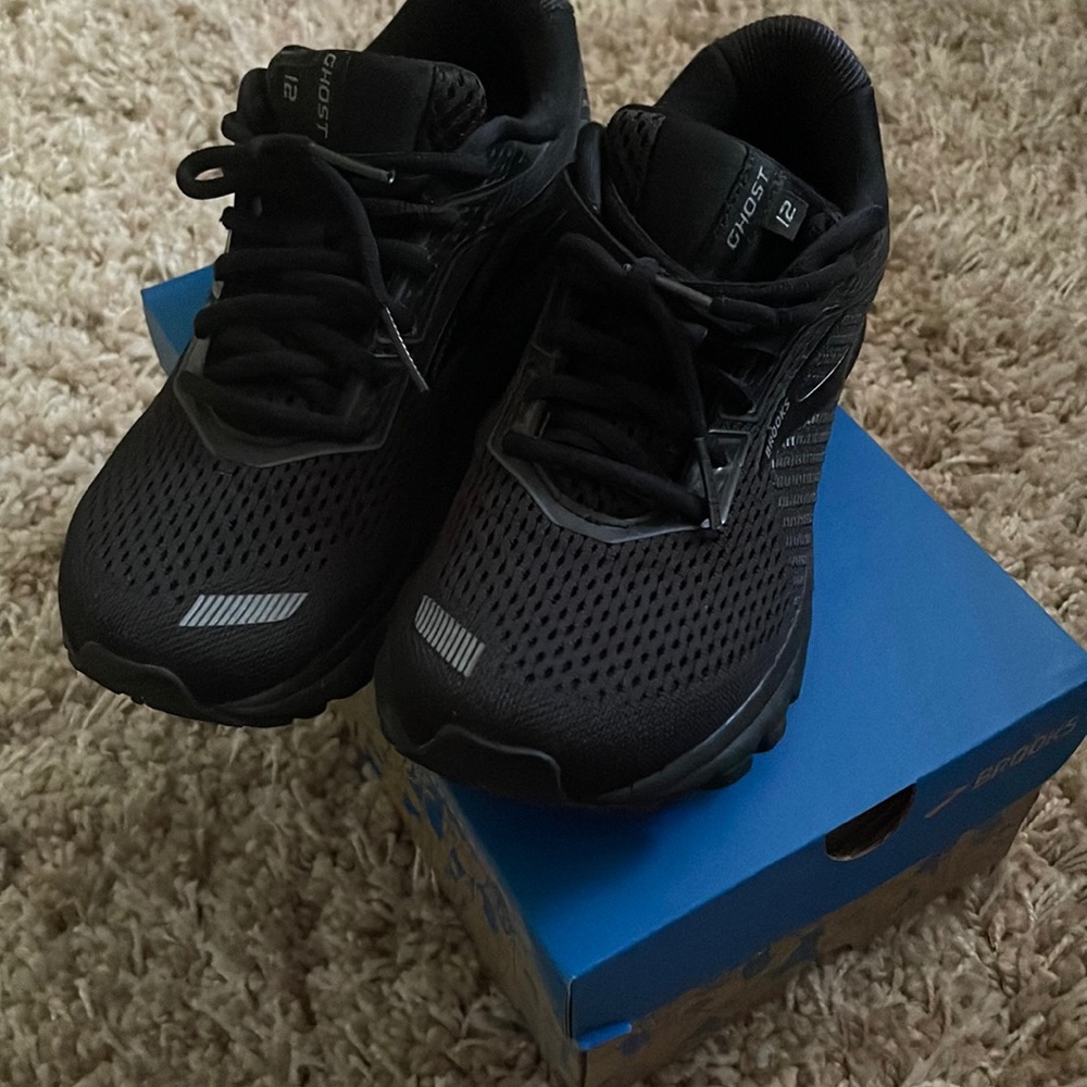 Brooks sneaker black. Cushion. Original